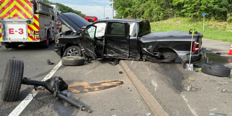 3-vehicle crash on Route 66 West in Middlefield causing congestion
