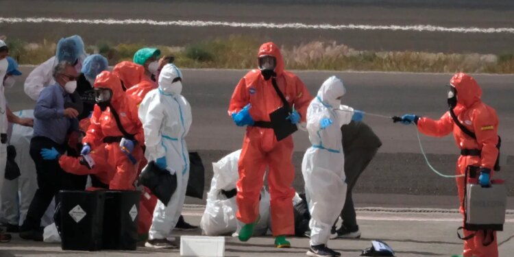 American passengers from hantavirus-hit cruise ship arrive back in the U.S.
