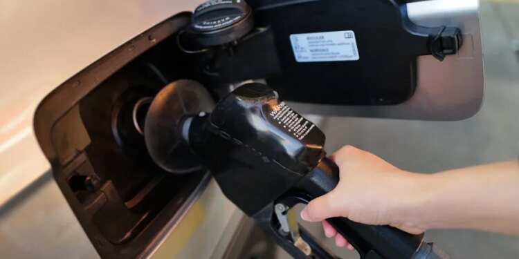 Blumenthal to hold press conference on rising gas prices