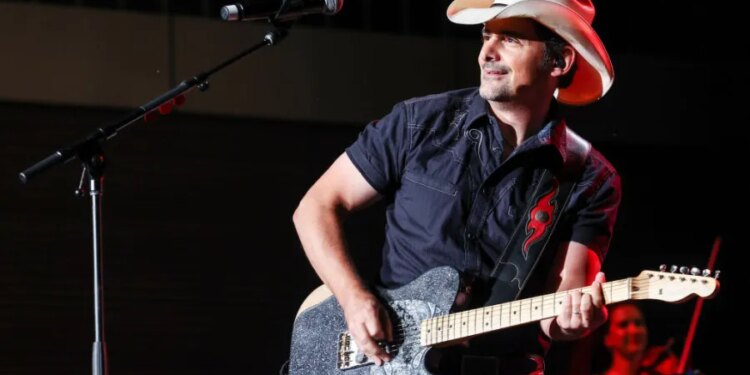 Brad Paisley to make tour stop in Connecticut this summer