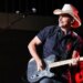 Brad Paisley to make tour stop in Connecticut this summer
