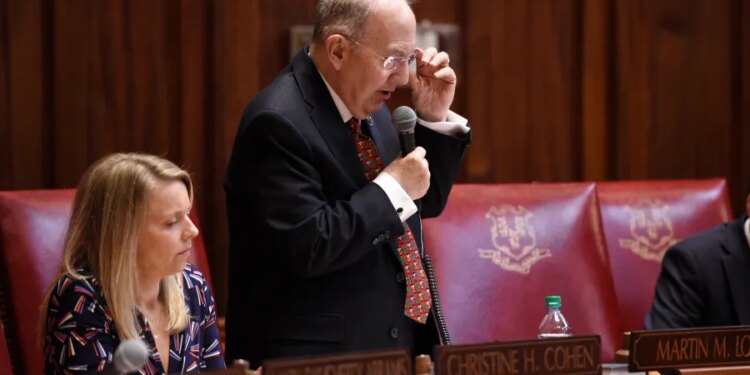 Connecticut leaders react to Looney not seeking reelection