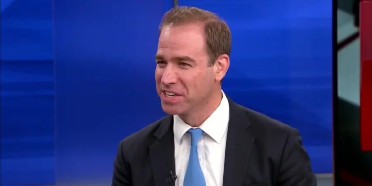 Former Hartford mayor upsets Larson for Democratic endorsement for CT-01 primary