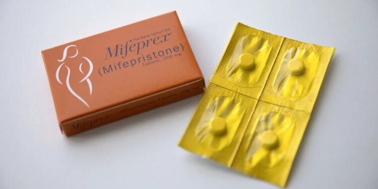Supreme Court pauses lower court's order that blocked access to abortion pill by mail
