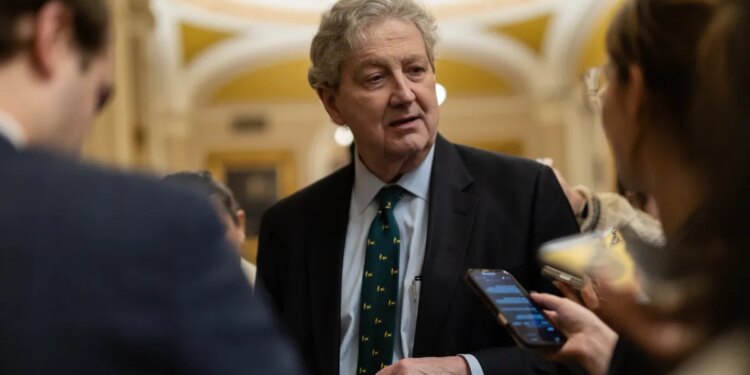 Senators vote to withhold their own pay during government shutdowns
