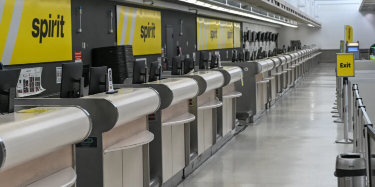 Spirit Airlines collapse strands travelers: What to know about refunds, rebooking and fares