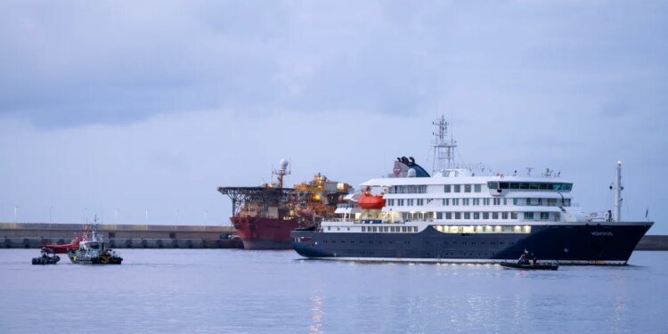 Hantavirus-stricken cruise ship arrives in Tenerife