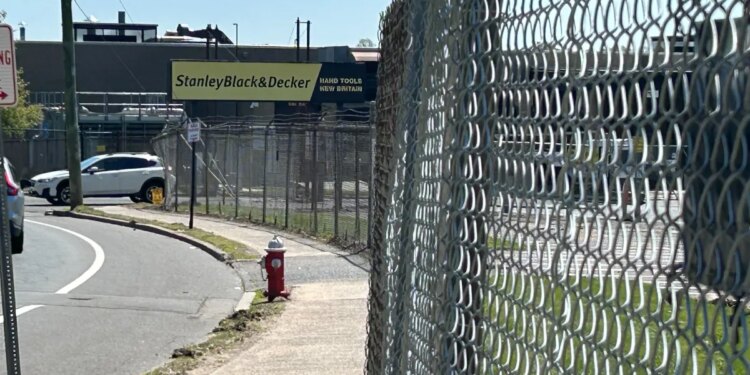 Hundreds of Stanley Black & Decker layoffs begin as New Britain factory closes