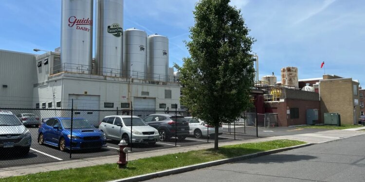 Guida's Dairy plant in New Britain closing, hundreds being laid off