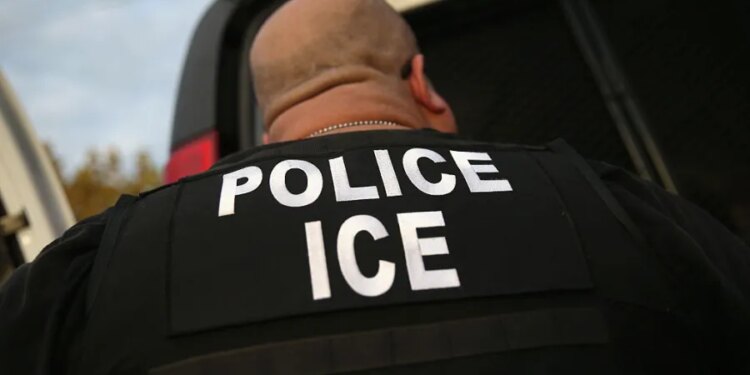 Lamont to sign bill limiting ICE actions in Connecticut