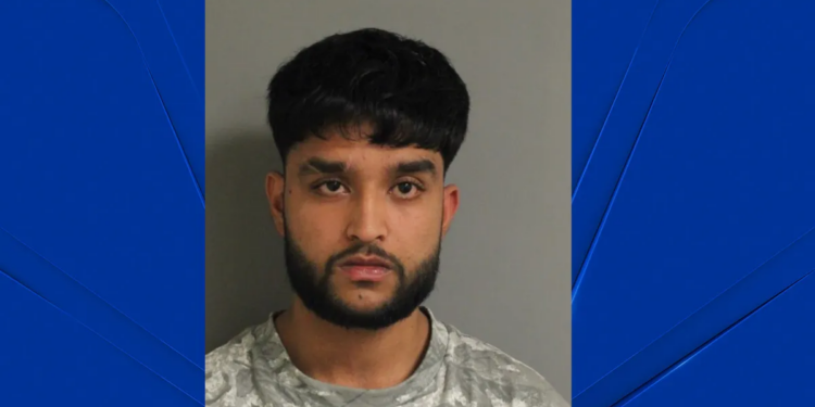Man accused of posing as FTC agent, stealing $900K in gold coins from Trumbull resident
