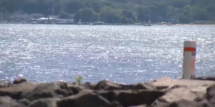 2 men rescued from water hours after boat capsized off West Haven
