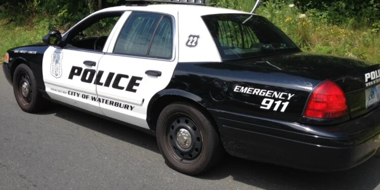 Teen dead, several other people injured in Waterbury crash