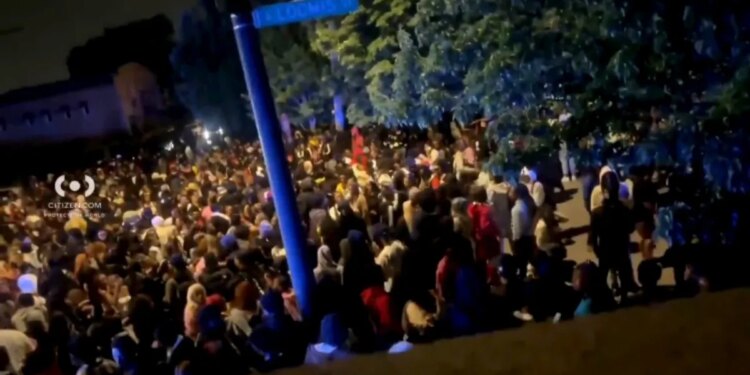 Multiple Chicago police officers struck by driver near teen gathering