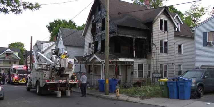 4 pets died after house fire on Pearl Street in Waterbury