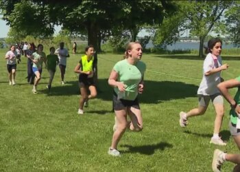 700 New Haven students lace up their running shoes for annual Fun Run