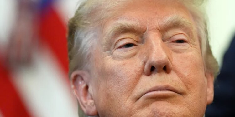 Trump says U.S. military strike killed leader of Tren de Aragua gang with help from Venezuela
