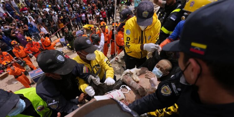 Teams scramble to locate survivors four days after Venezuela earthquakes as death toll rises to 1,450