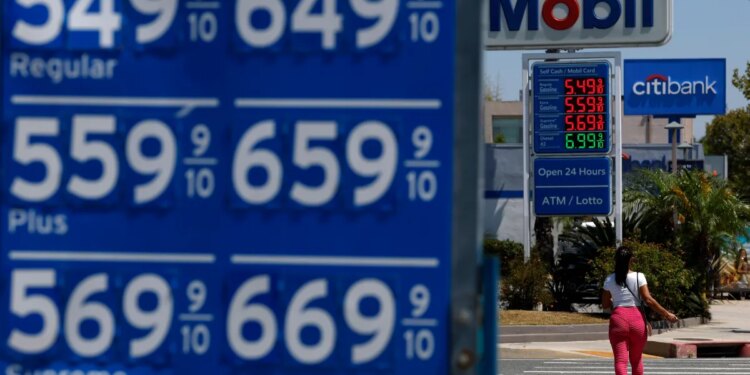 Trump accuses oil companies of gas price ‘gouging,' calls for DOJ probe