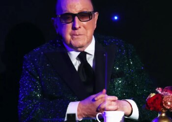 Barry Manilow, Patti Smith, Carlos Santana and more mourn the death of Clive Davis