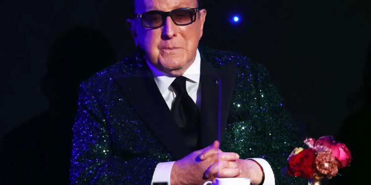 Barry Manilow, Patti Smith, Carlos Santana and more mourn the death of Clive Davis