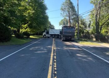 Crash closes portion of North Main Street in West Hartford
