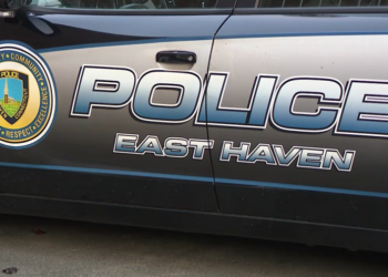 Crash with injuries closes one side of Frontage Road in East Haven