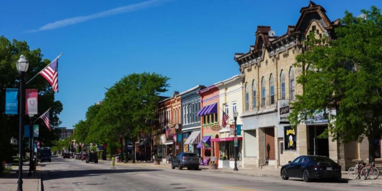 This lakeside Wisconsin town will pay you to move there, with $9,500 in cash and perks