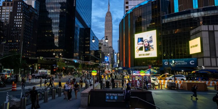 No walking allowed in heart of Midtown for Monday's Knicks game