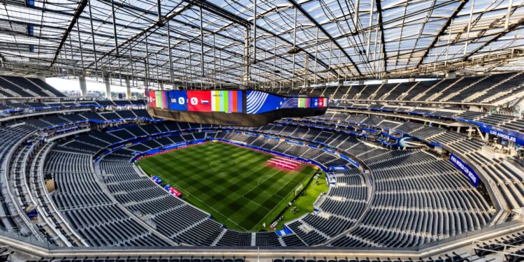 Live updates: USMNT-Paraguay World Cup game kicks off in LA
