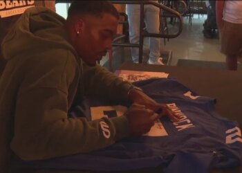 Giants safety Pinnock hosting football camp in hometown of Windsor
