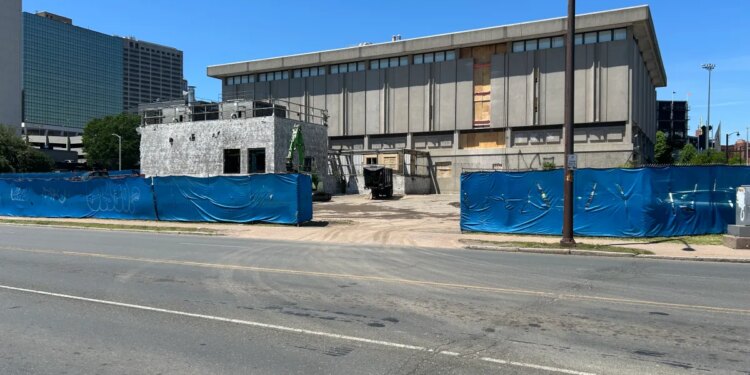 Hartford mayor disputes AI data center rumors as residents call for transparency