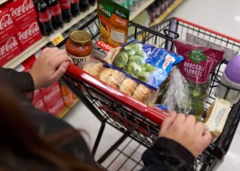Losing SNAP benefits? You could get $300 grocery card