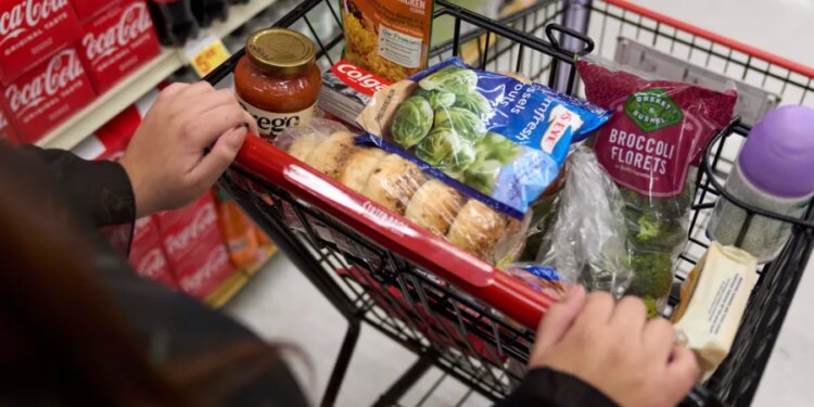 Losing SNAP benefits? You could get $300 grocery card