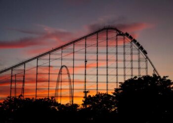 Ohio amusement park confirms metal piece fell from roller coaster after guest claims she was 'almost' hit
