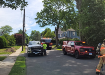 Residents asked to avoid Wethersfield street for active gas leak
