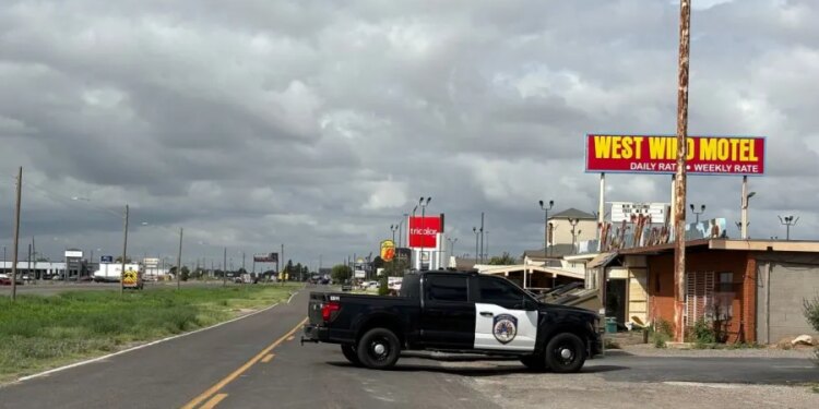 Shooter, one victim dead in Texas shooting