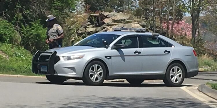 State police searching for vehicle that evaded crash on I-95 in New Haven