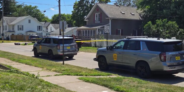 UPDATE: 7 people dead after murder-suicide in Muscatine; school district responds
