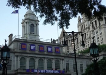 WATCH LIVE: Knicks parade in Manhattan