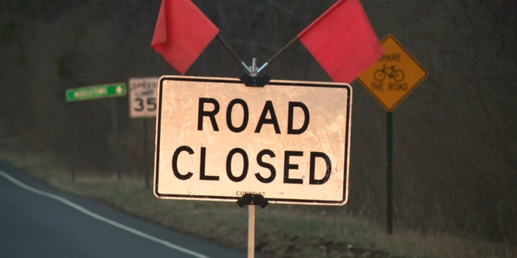 Water main break closes Owens Brook Boulevard in Simsbury