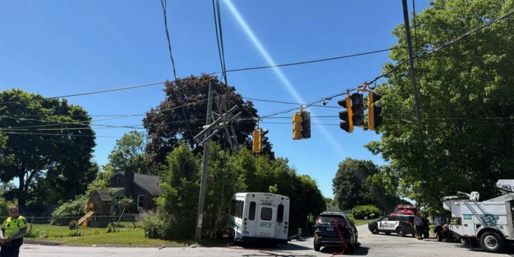 3 injured, multiple roads closed after transit bus crash in Torrington