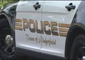 17-year-old dies after crash in driveway of Ridgefield residence