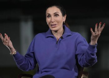 In a Ukrainian bomb shelter, Laura Loomer explains shift on Russia's war