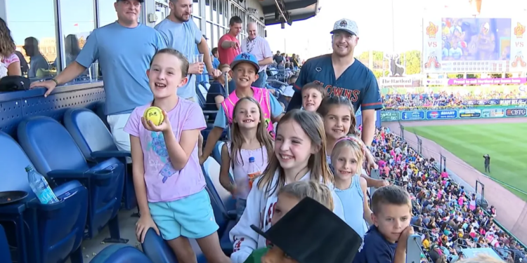 Banana Ball brings fans, entertainment back to Connecticut for Hartford series