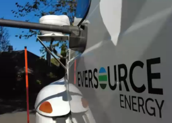 Gubernatorial hopefuls slam Lamont, Eversource for storm response