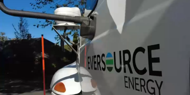 Gubernatorial hopefuls slam Lamont, Eversource for storm response