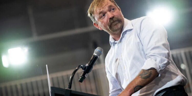 Sanders, Warren call for Platner to drop out of Maine Senate race after latest allegation