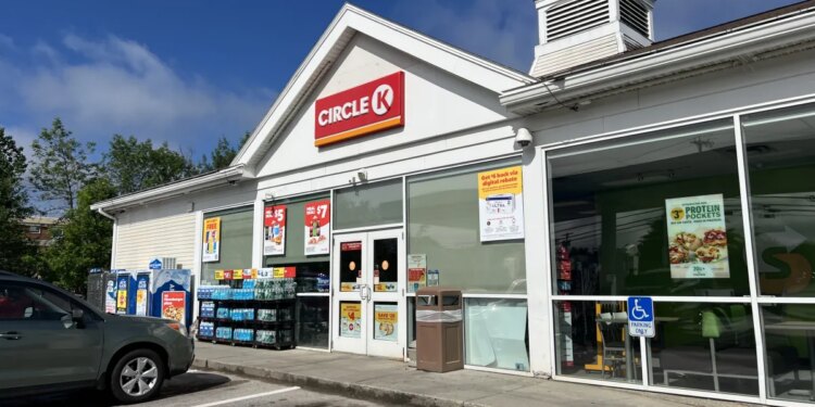 Convenience stores to thank First Responders with drinks, snacks on 24/7 Day