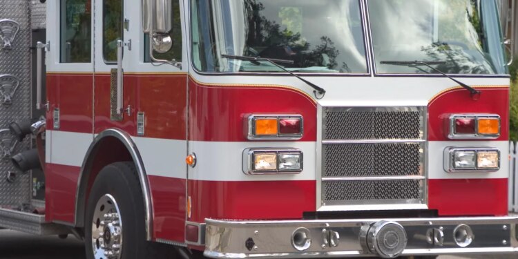 Family of 8 displaced, 1 hospitalized after fire at Hartford home